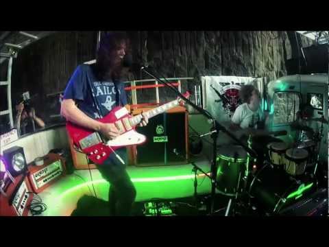 DZ Deathrays | Dollar Chills | A Fire Engine Session