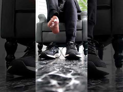 Stinky smelly feet without socks