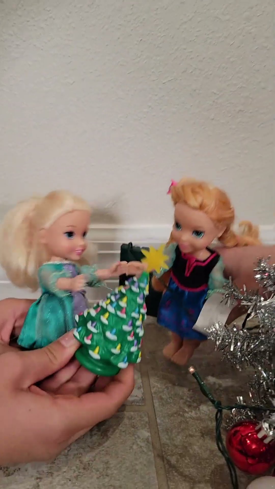 Elsa \u0026 Anna toddlers are removing Christmas decorations #shorts #elsa #anna