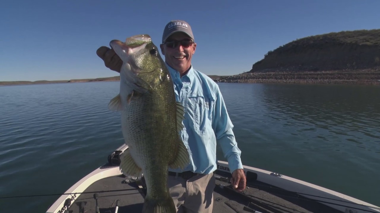 Wendlandt catching Giant Lake Amistad Bass!