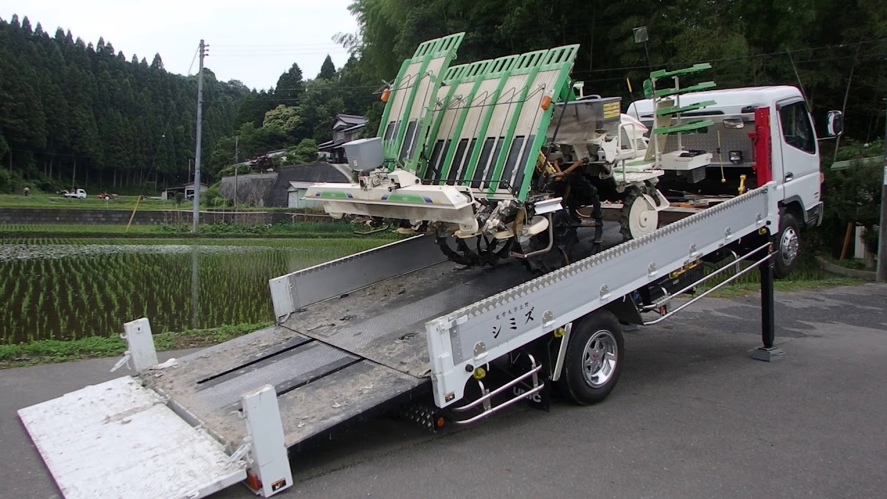 ヤンマー8条植えディーゼル田植機VP80D トラックで登場 - YouTube