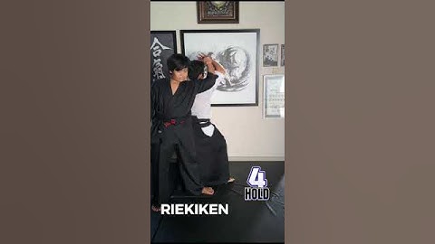 Aikido : Katatedori Gyakuhanmi Shihonage Tutor