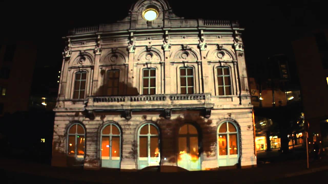 Brussels square turns into war zone