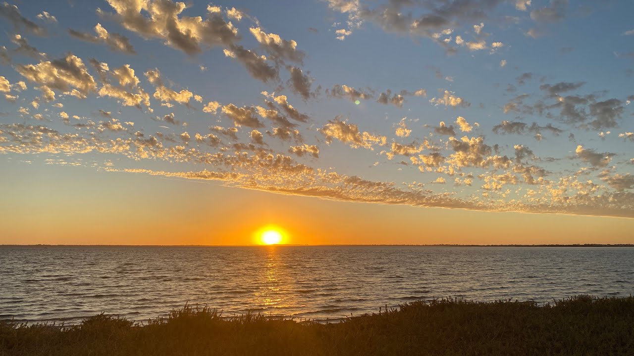 Sunset over the Ocean and Relaxing music 