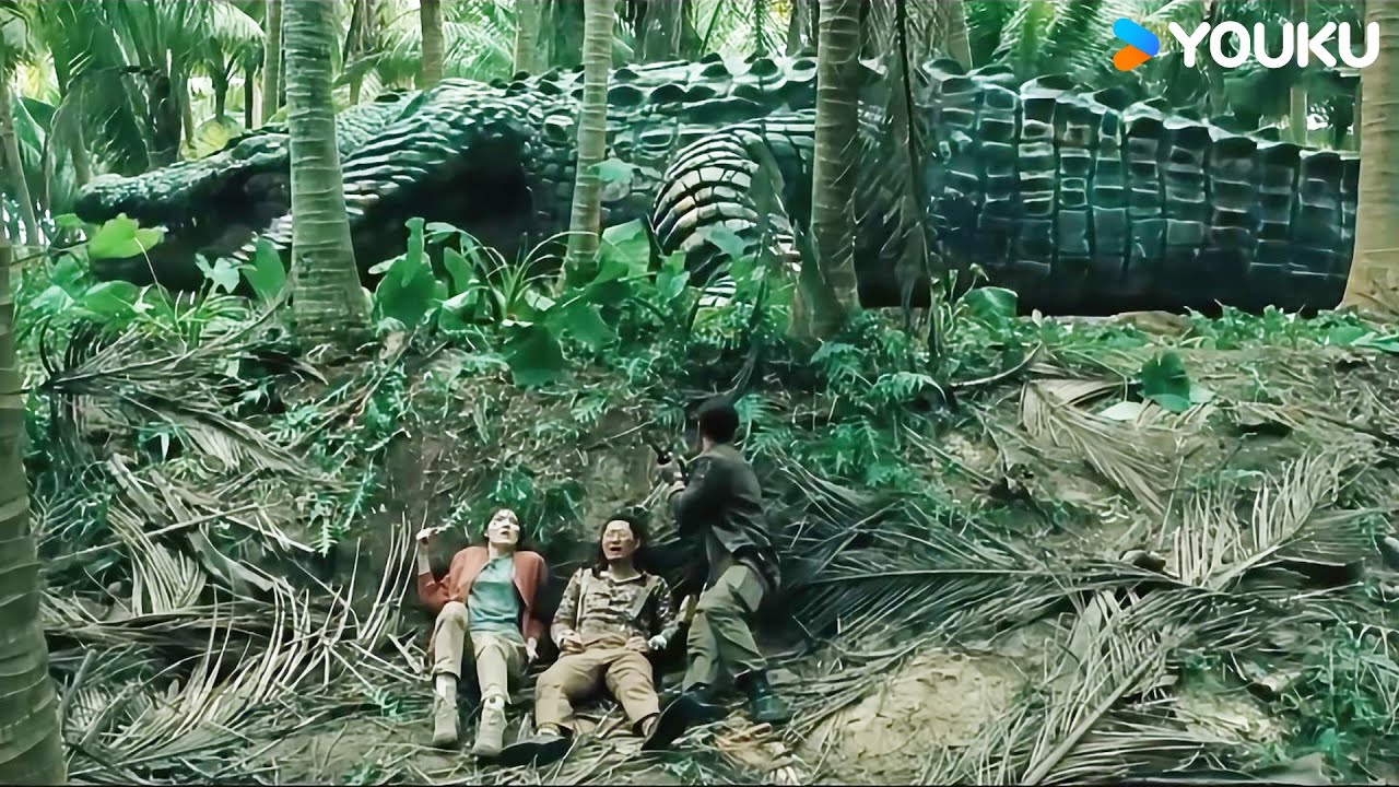 They got out of a crocodile's sight and escaped the disaster! | Mega Crocodile | YOUKU MONSTER MOVIE