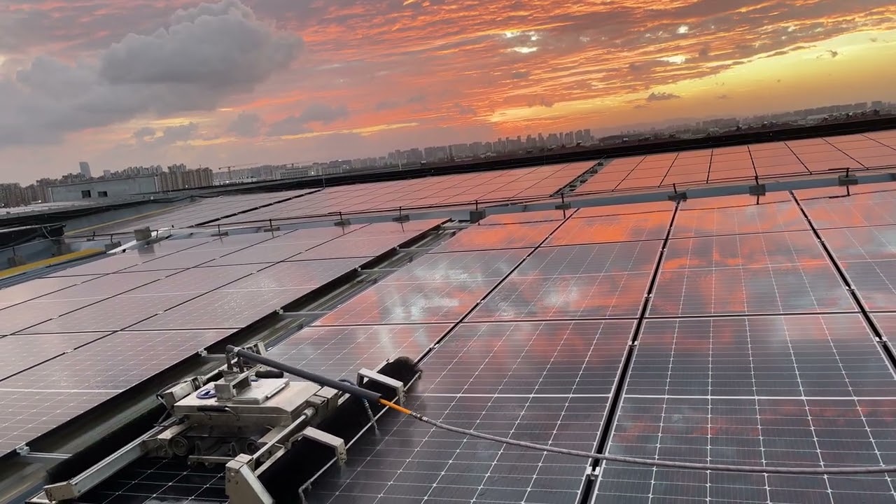 Solar Photovoltai Clean AI Robot/Solar cleaner/Solar clean equipment/Solar clean machine/Kwunphi