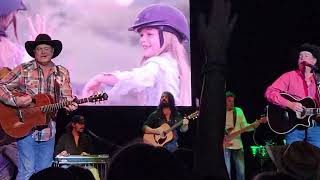 Clay Walker "I could make a living, loving you" 11/12/22 Macon, Ga.
