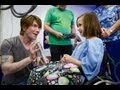 Goo Goo Dolls' Johnny Rzeznik Sings for Patients - Red Balloon Network