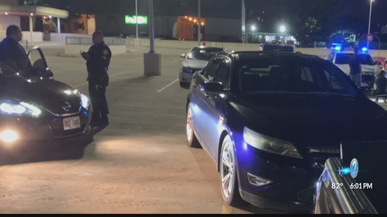 Police looking for suspects involved in two armed robberies - YouTube