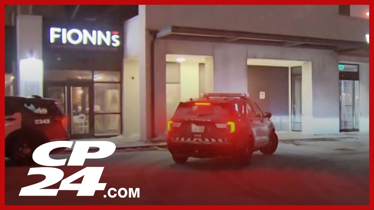 Man in his 60s stabbed at Etobicoke hotel restaurant