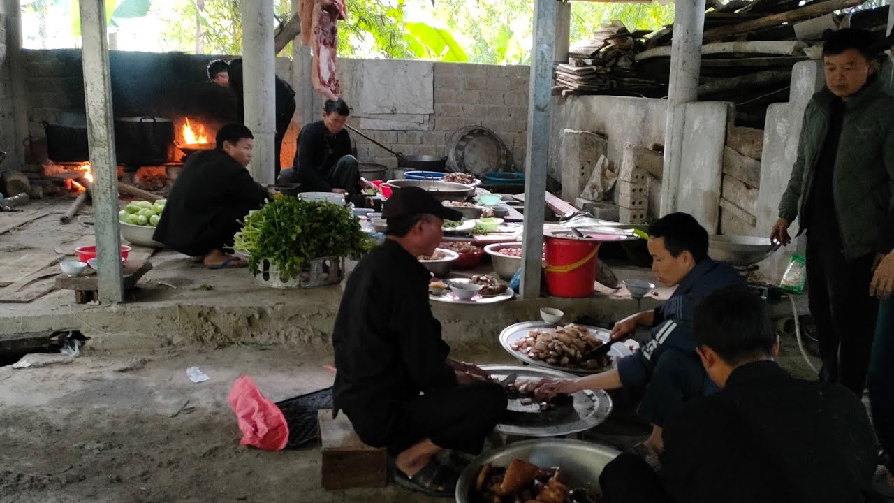 Cỗ cưới 13 món, đãi 53 mâm ngồi 3 tầng rất hoành tráng. Toàn món ngon. Tài Hà Giang 