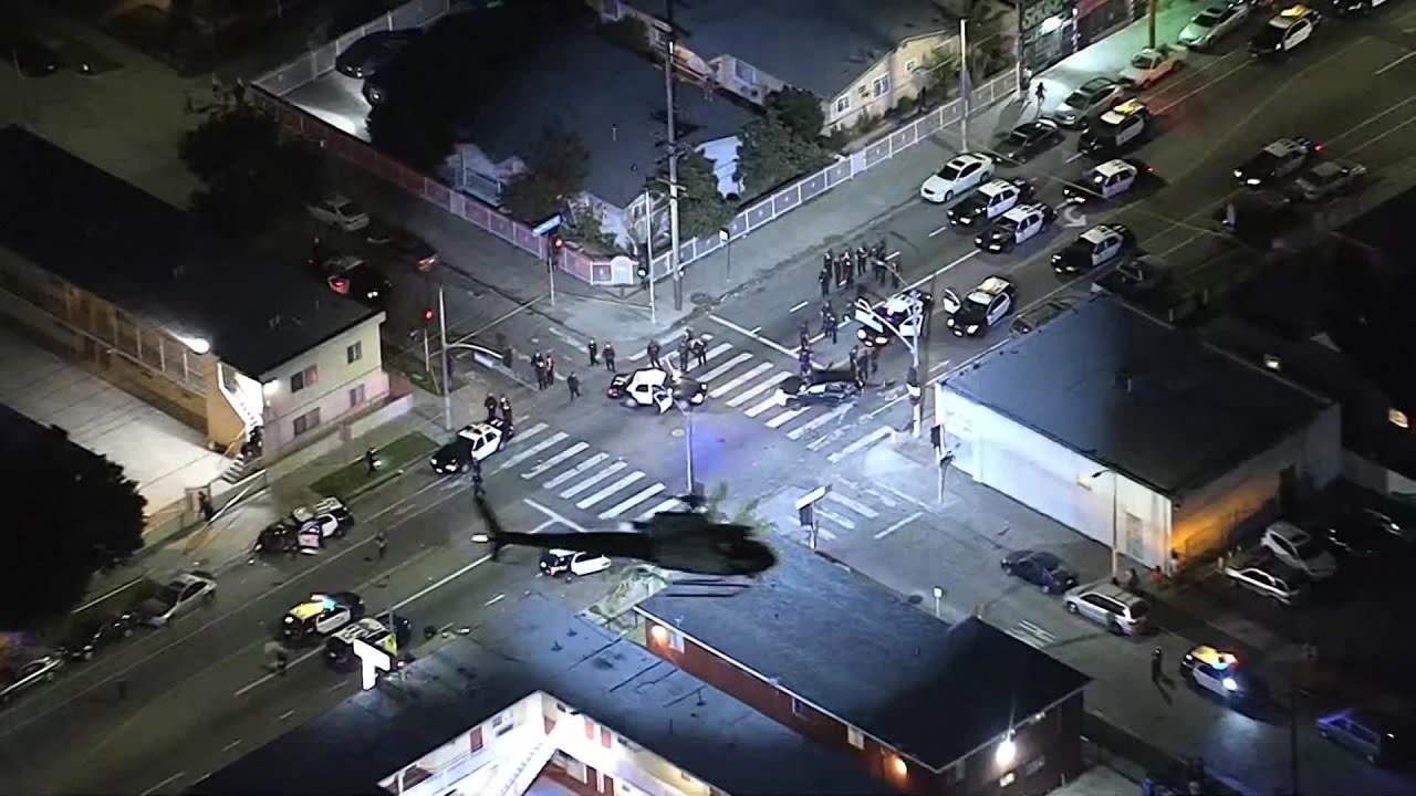 Two officers injured after pursuit ends in crash in Los Angeles - YouTube