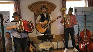 Blechsaidngwedscher --a Musikant im Trachtengwand --