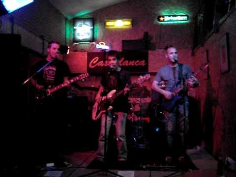 ACHAKE - A Deshora suena el rock´n roll