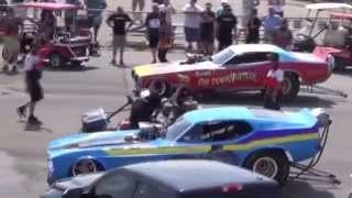 Nitro Funny Cars CHI-TOWN HUSTLER vs. PONY UP