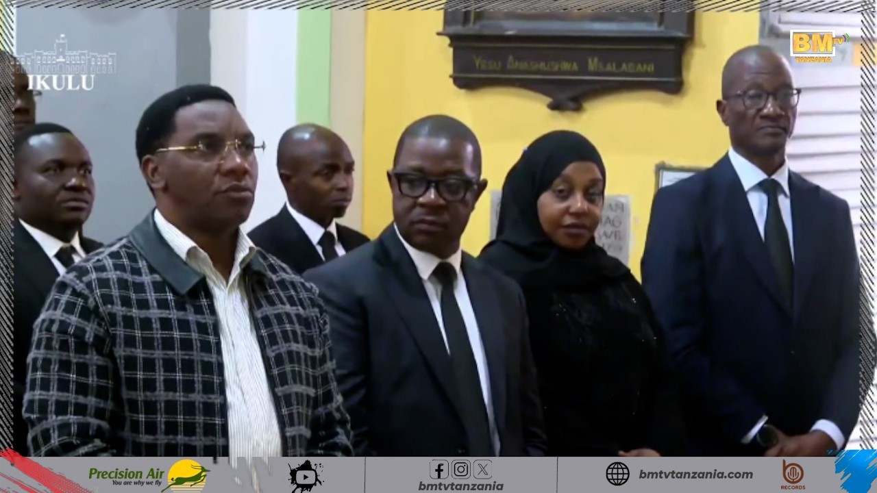 MAKONDA AFIKA KANISANI KUSHIRIKI MISA YA KUMUAGA KADINALI PENGO