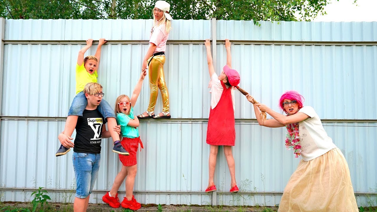 Καλοκαιρινή κατασκήνωση απόδρασης! ΠΟΝΗΡΌ ΣΧΈΔΙΟ ΜΑΘΗΤΏΝ | Τρελο Οικογένεια