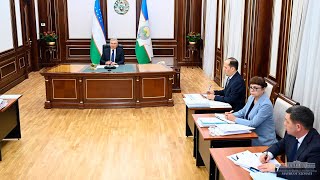 Шавкат Мирзиёев ознакомился с презентацией предложений по повышению занятости населения ...