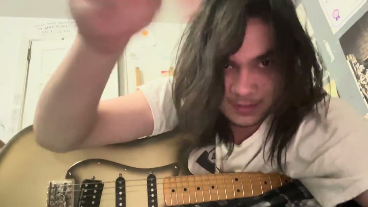 Послушайте группу моего друга (ссылка в описании)