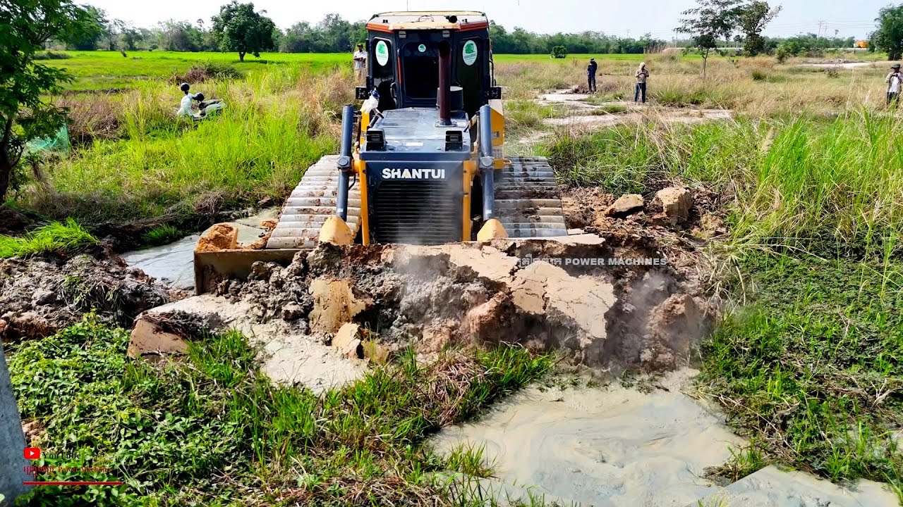 Professional Skill Owner Dozer SHANTUI Cutting Slope Build Dam With Trimming Land & Approaching​ Job