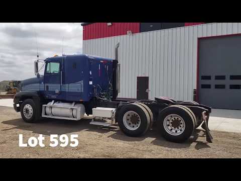RES Auction Lot 595: 1997 Freightliner FLD120 Semi Tractor