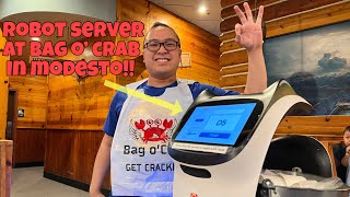 ROBOT SERVER AT BAG O' CRAB MODESTO FOOD REVIEW 🦀!!