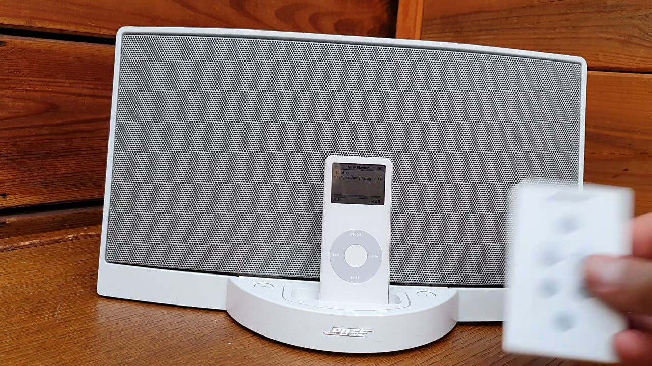 Bose SoundDock from the year 2004 with Apple iPod - YouTube
