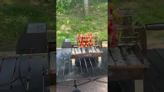 I bet you've never seen a barbecue grill powered by a power bank like this one.