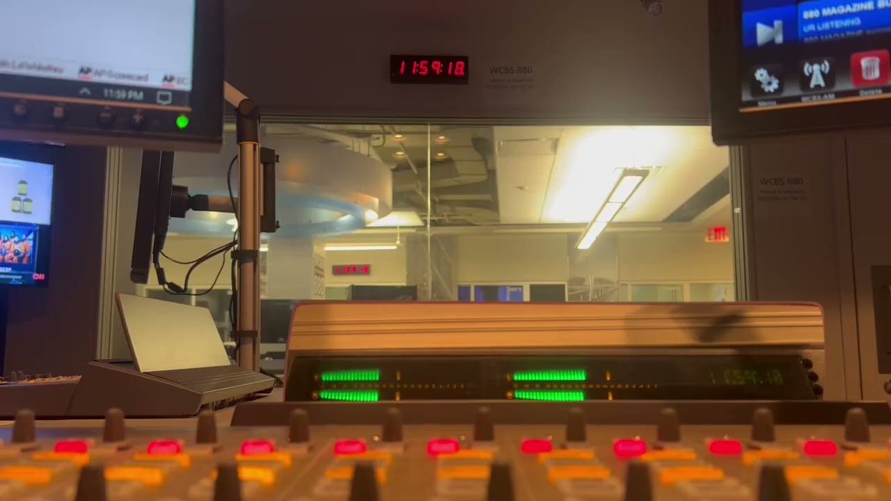 WCBS 880 Closes Their Broadcast For The Final Time, Rare Footage in The Booth 