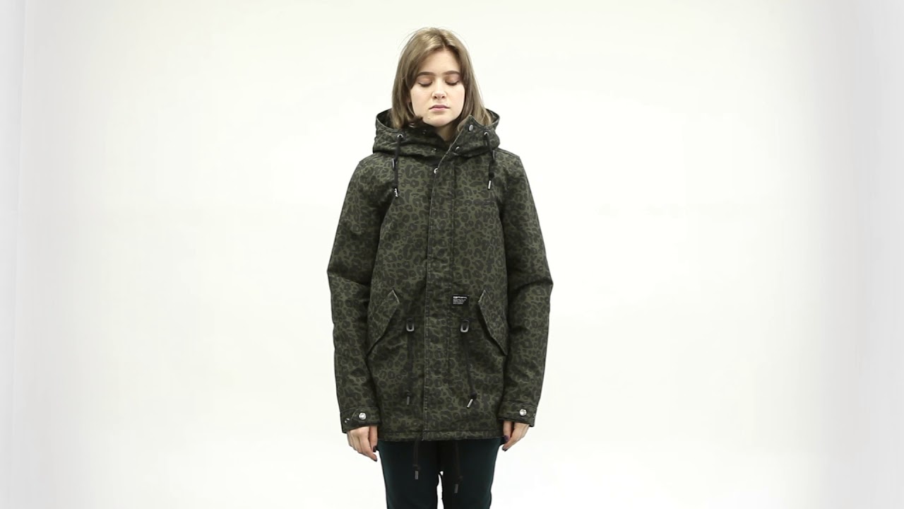 парка адидас Парка женская утепленная Carhartt Clash Parka Panther Print