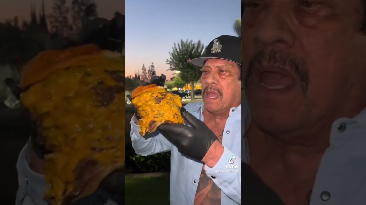 Посмотрите, как он ест бургер 20x20! Просто потрясающе!🍔