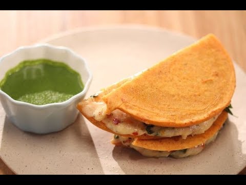 Cheesy Cheela Sandwich