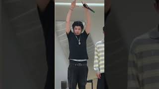 Oh my got! What is that??🤣🤣🤣 #lngshot #ohyul #woojin #ryul #louis #jaypark #kpop #viral #shorts