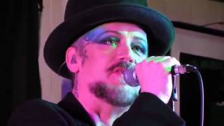 Boy George. It's Easy (Acoustic Mix Live @ Rough Trade 2013) screenshot 4