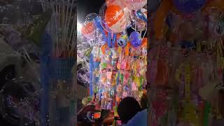 Banyak Mainan Lampu Warna Warni