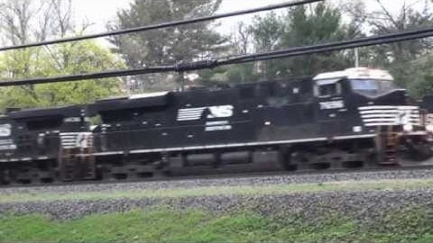 NS 7586 Leads Intermodal East, Cresson PA