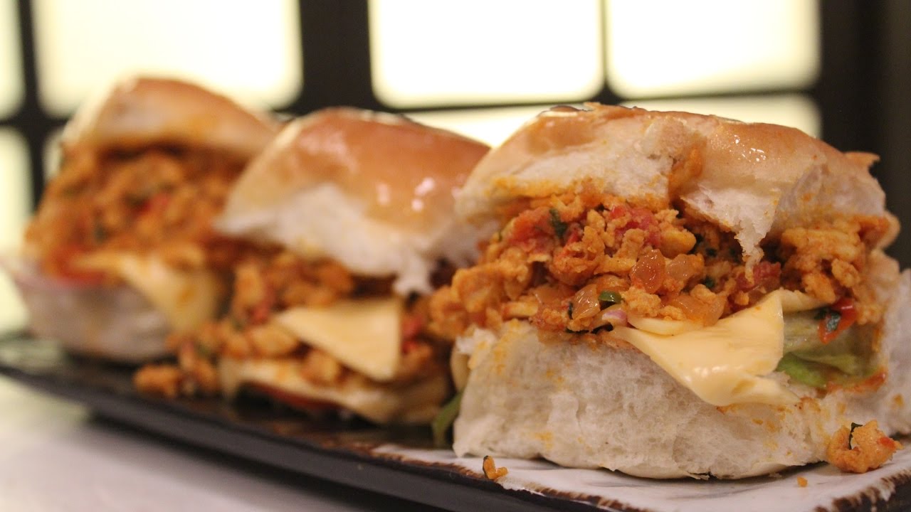 Masala omelette sliders