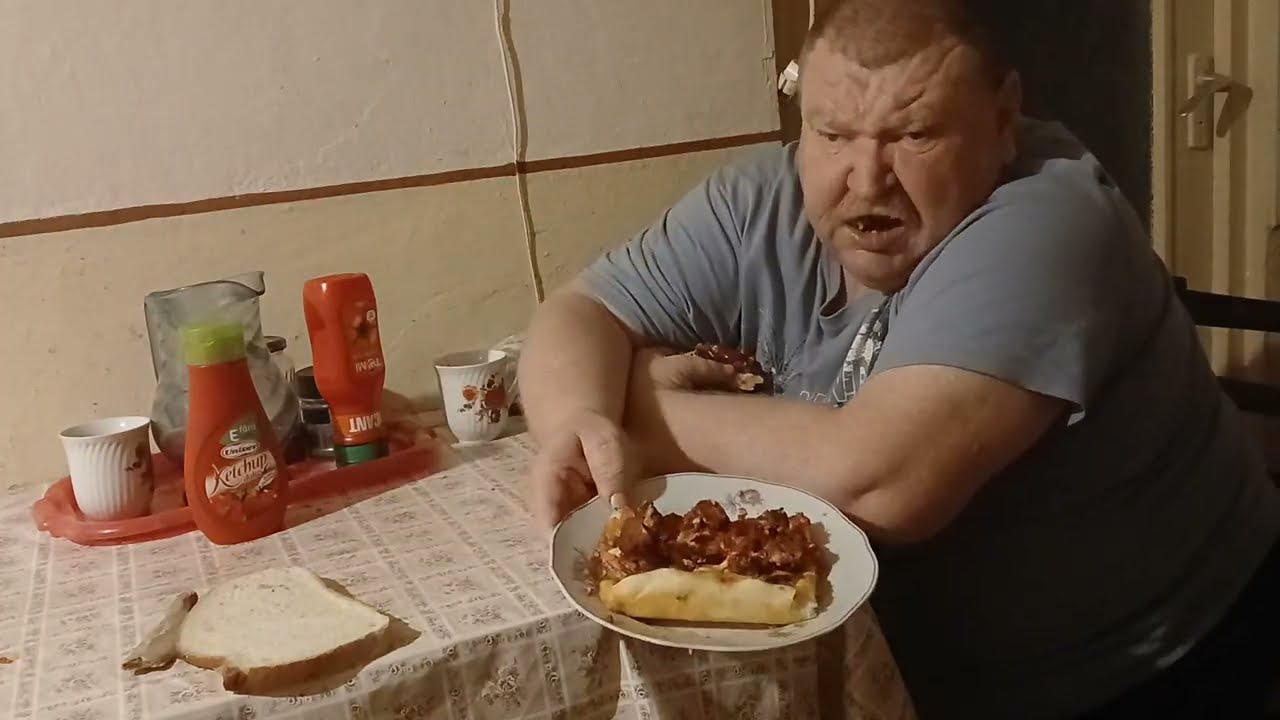 DOAMNE AJUTA SERVIM CIORBA CU DESERT PIZZA.DE CASA MAMICA.🥂🍕🤝.