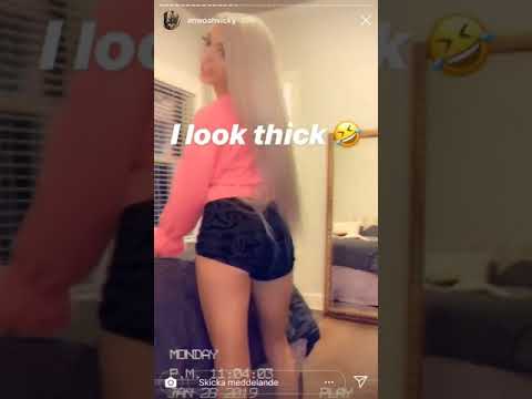 WoahVicky looking thicc - YouTube 