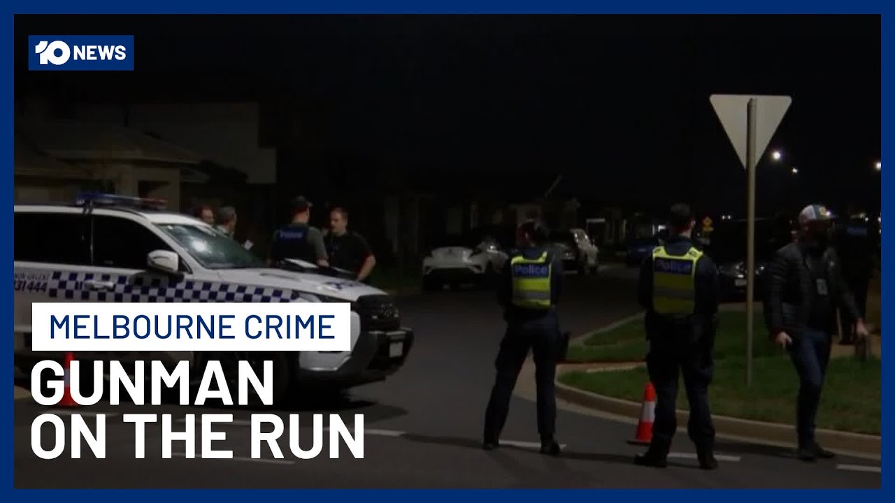 Melbourne Gunman On The Run After Fatal Shooting | 10 News - YouTube