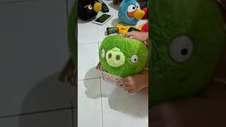 Pig steal egg and little angry bird kick ass #angrybirds #piggy #piggies screenshot 4