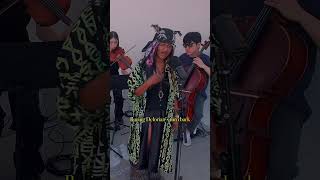 😂She's funny.. AND talented! #livemusicla #publicperformance #strings #streetinterview