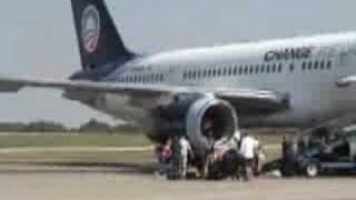 Obama lands at Akron-Canton Airport