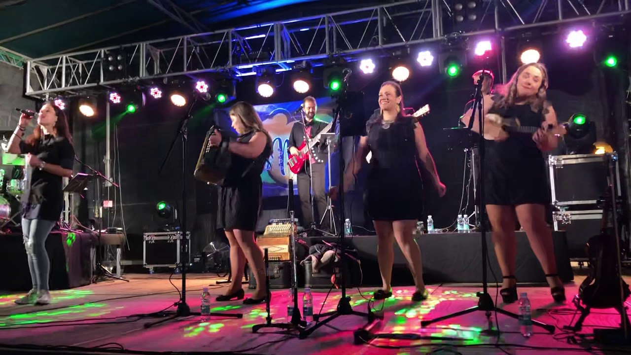 Desgarrada Liliana Oliveira, Cátia Pereira e Daniel Alves  com banda Farra Minhota em Vila Mou.