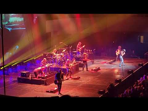 "7500 OBO" performed by Tim McGraw @timmcgraw #timmcgraw