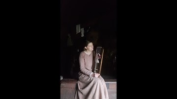 Beowulf sung with Anglo Saxon Harp /Lyre (first 12 lines Old English and translation)