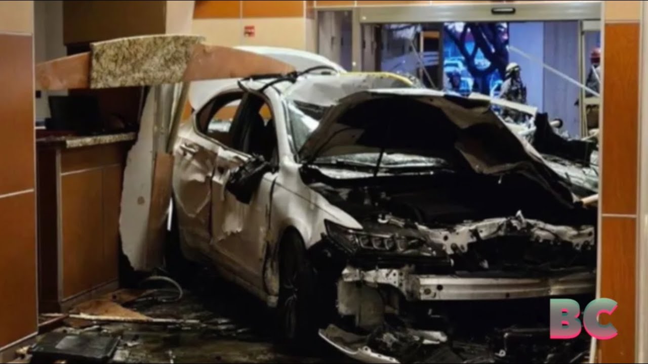 Driver dead, 5 injured as car crashes into hospital in Austin, Texas ...