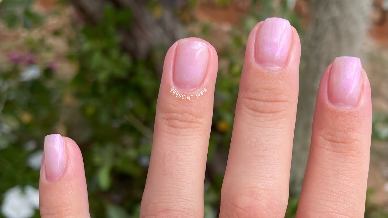 Allergic reaction: Woman's nails started peeling away from her nail bed  after gel manicure; experiences jolting pain doing everyday tasks | The  Times of India