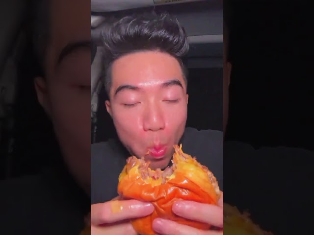 Such juicy burger mukbang
