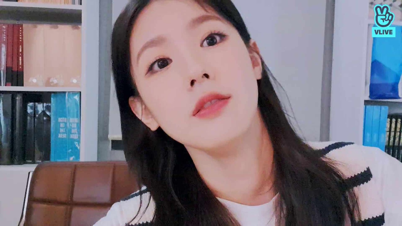 mi-yeon （╹◡╹）♡/3 G)I-DLE Miyeon (2021.05.02) - 3rd Anniversary💕🐊 - YouTube